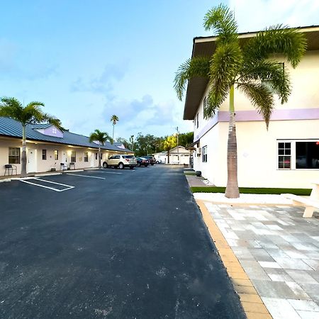 2Q Beds Studio Apt With Shared Pool 01 Clearwater Extérieur photo