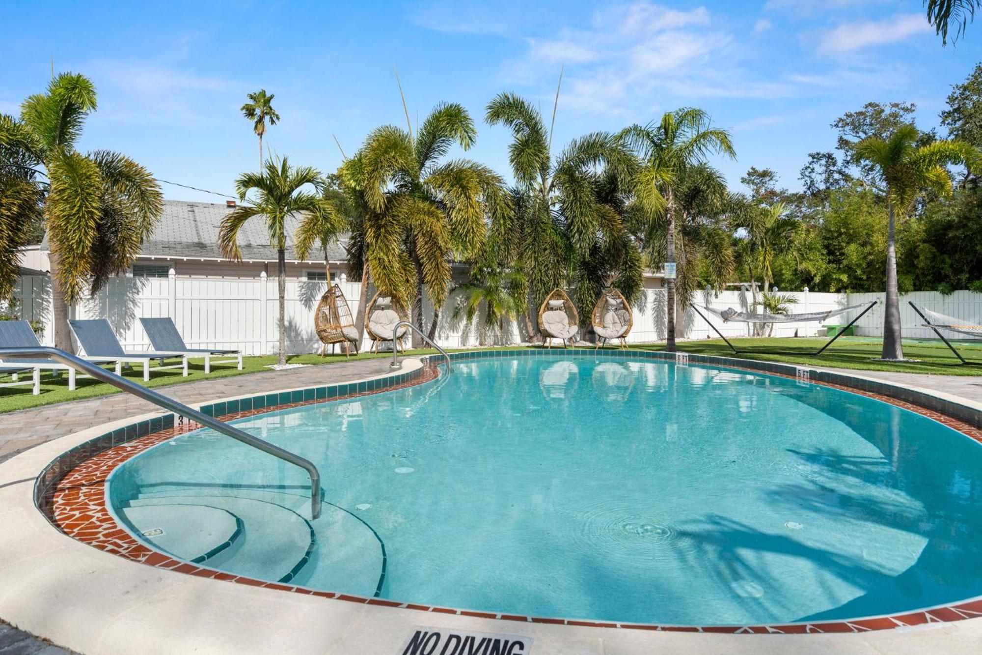 2Q Beds Studio Apt With Shared Pool 01 Clearwater Extérieur photo